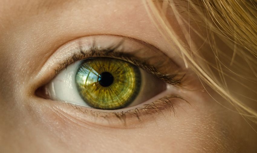 laserska operacija oči